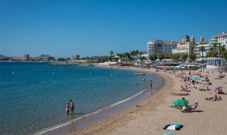 La plus grande plage de sable de Saint-Raphaël | Estérel Côte d'Azur