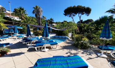 Terrasse aménagée piscine