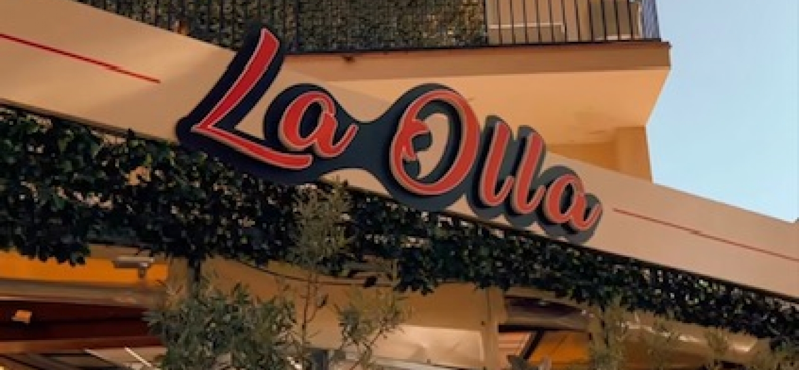 La Olla Pub Restaurant