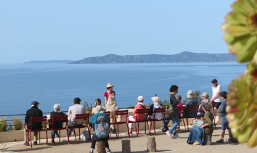 Jardin surplombant la mer