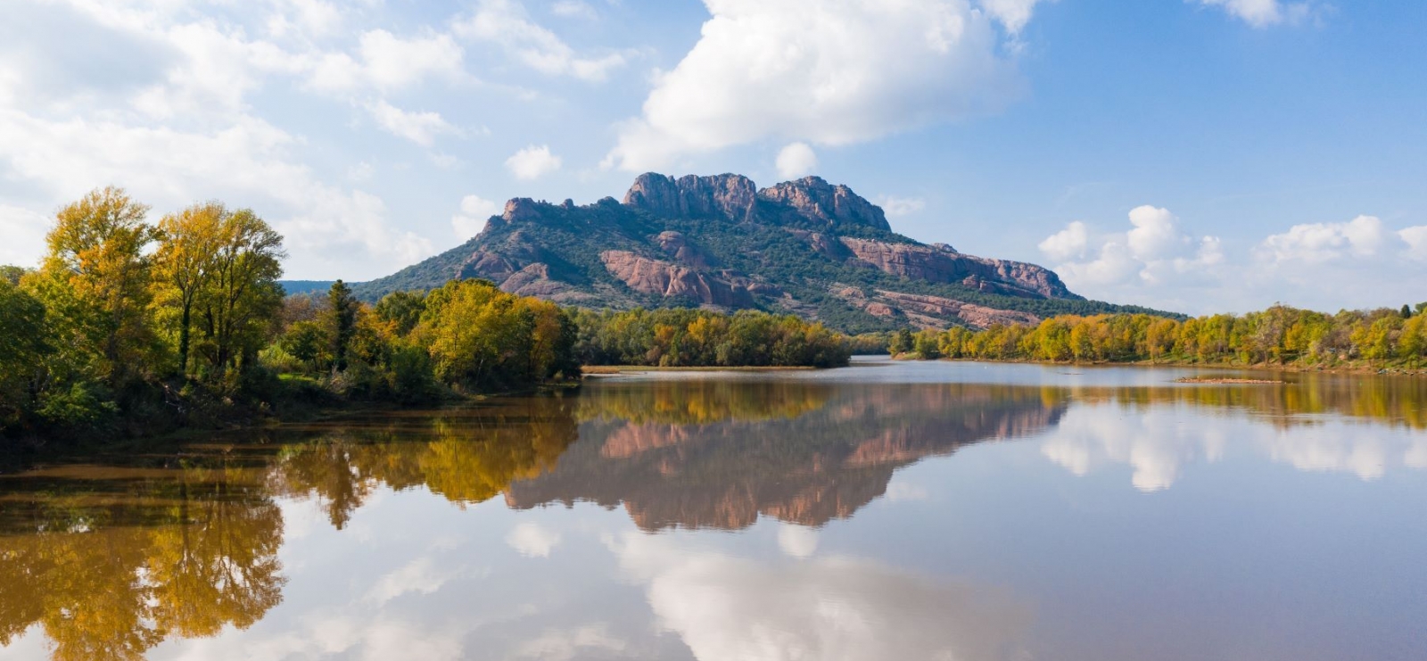 Le rocher du lac et ses légendes_Roquebrune-sur-Argens